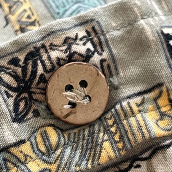 Cooke Street Honolulu Hawaiian Aloha button down shirt size Large - Picture 10 of 11